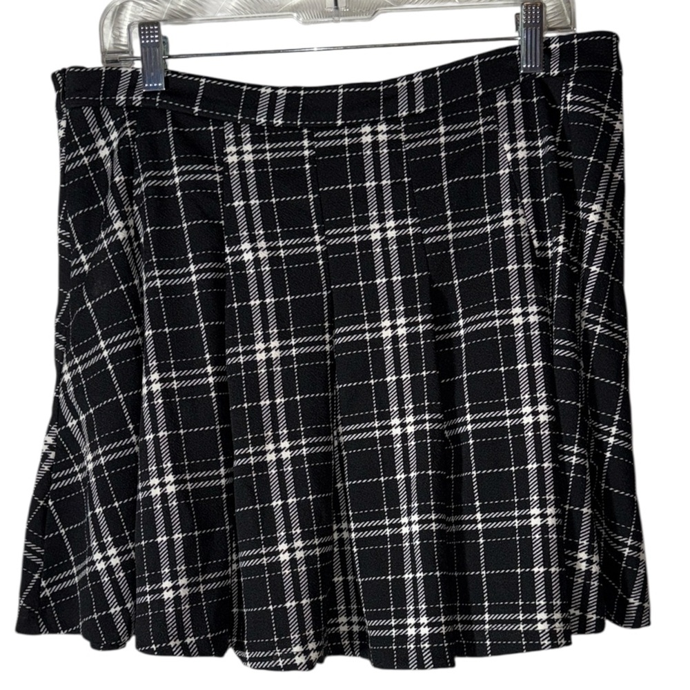SHEIN Black and White Checkered Mini Skirt